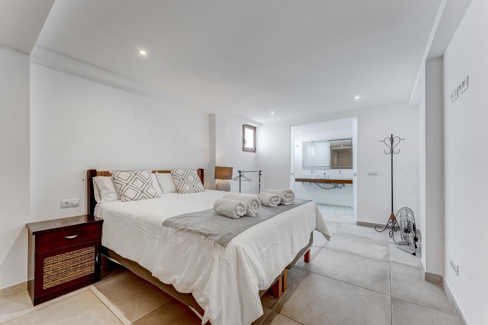 Fabulous Contemporary 5 Bedroom Villa With Private Heated Pool, Sleeps Max 13 Callao Salvaje Bagian luar foto
