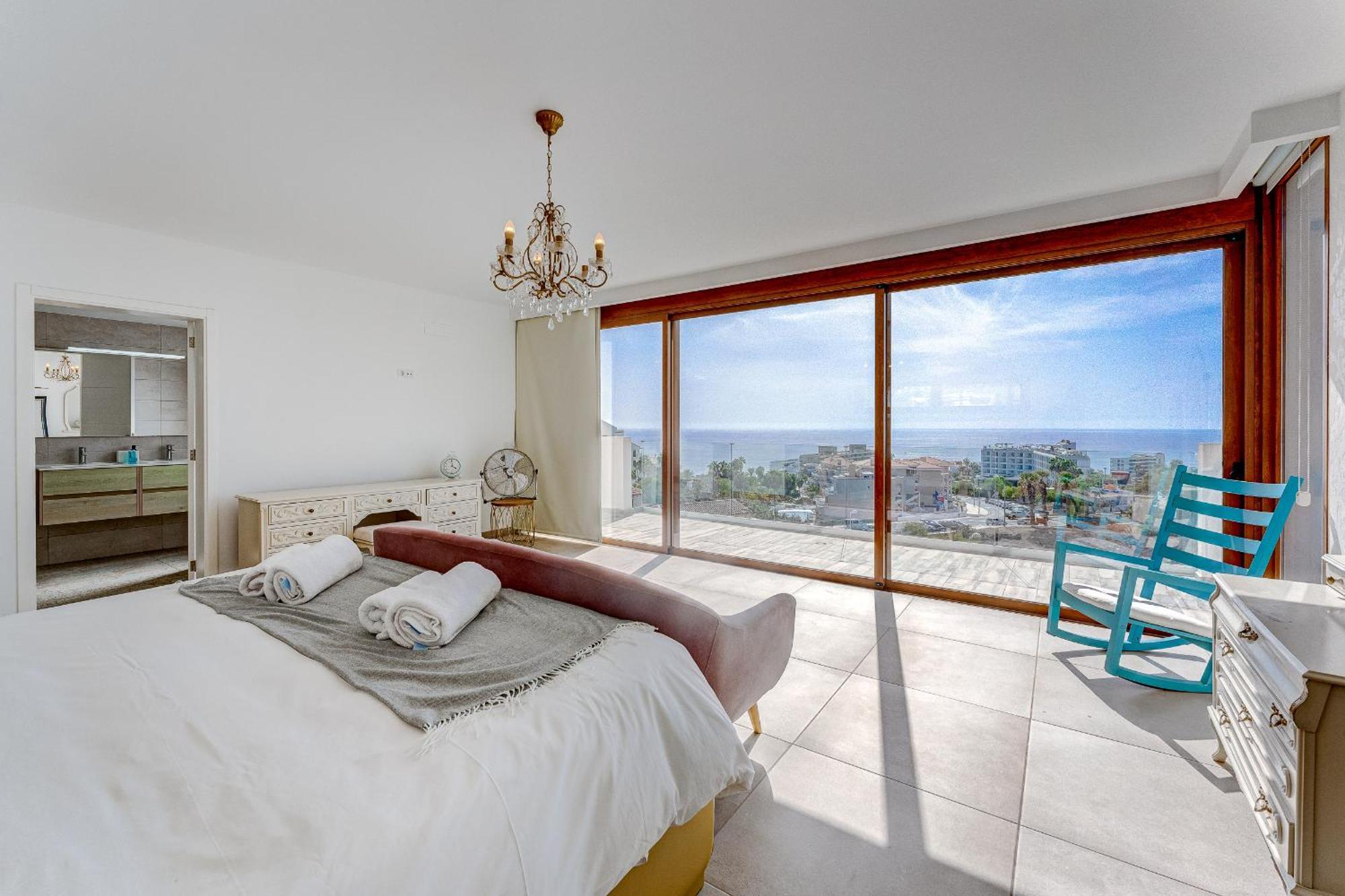 Fabulous Contemporary 5 Bedroom Villa With Private Heated Pool, Sleeps Max 13 Callao Salvaje Bagian luar foto