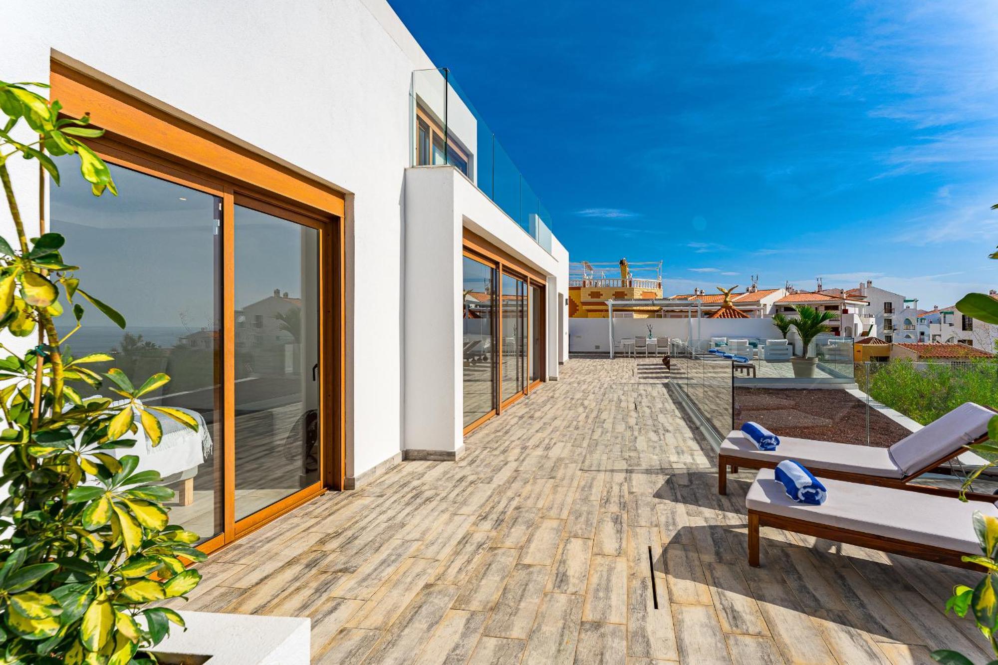 Fabulous Contemporary 5 Bedroom Villa With Private Heated Pool, Sleeps Max 13 Callao Salvaje Bagian luar foto