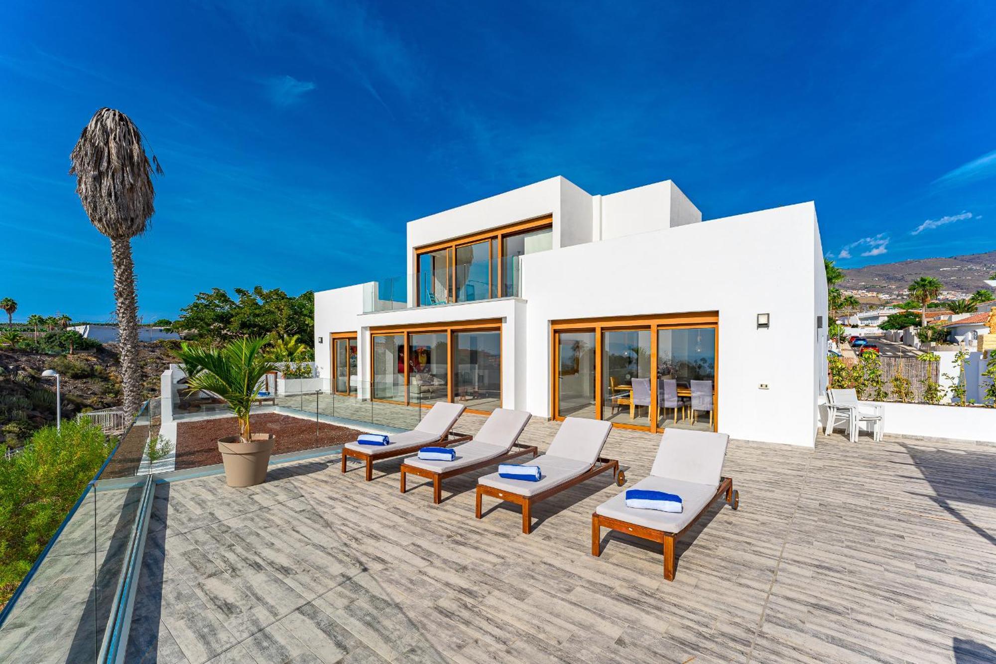 Fabulous Contemporary 5 Bedroom Villa With Private Heated Pool, Sleeps Max 13 Callao Salvaje Bagian luar foto
